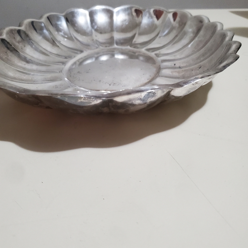 Vintage Silver Plate serving tray scallops Reed & Barton company 110 15" length